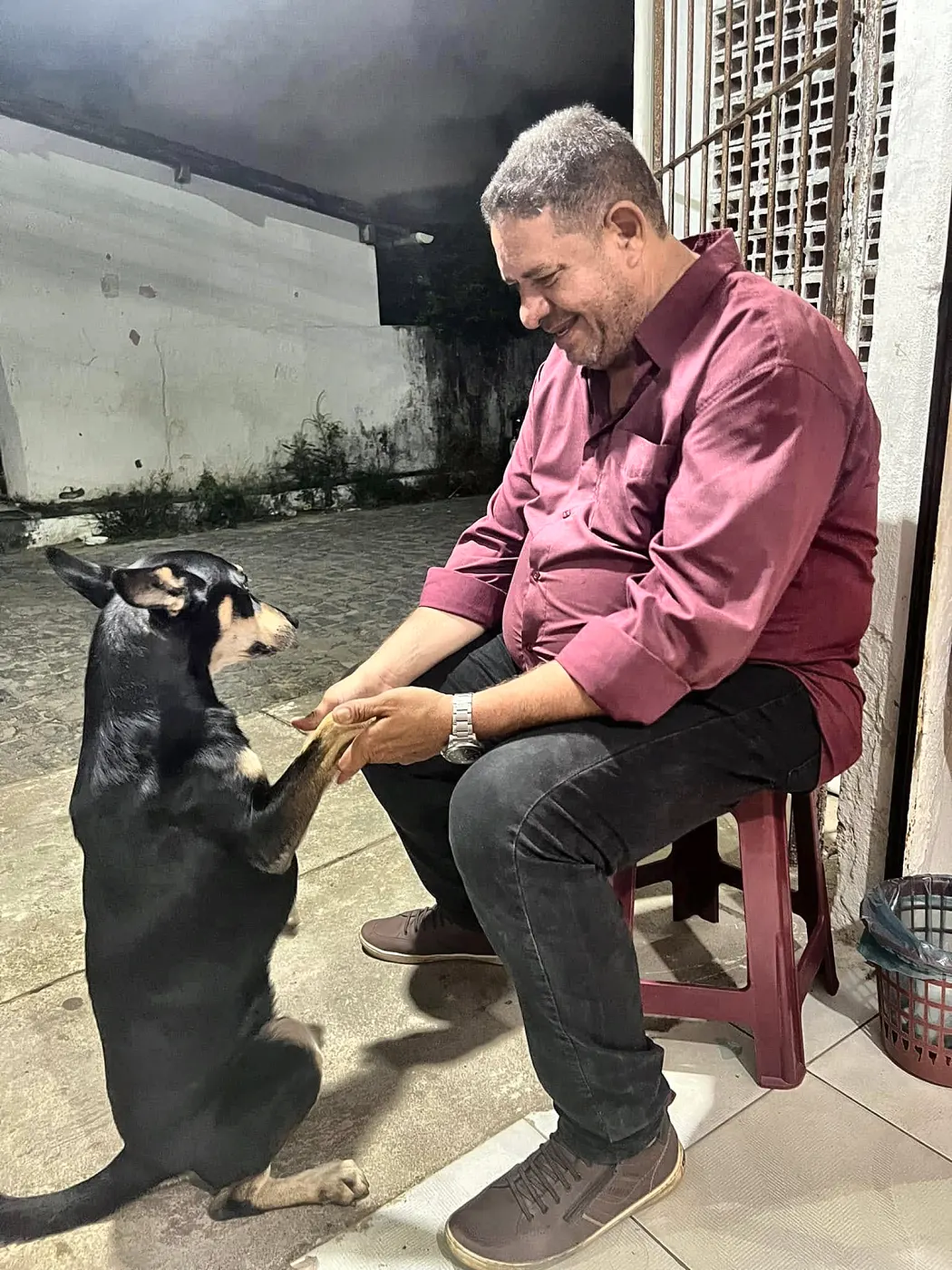 Jadson Barbosa: carinho também com os bichinhos